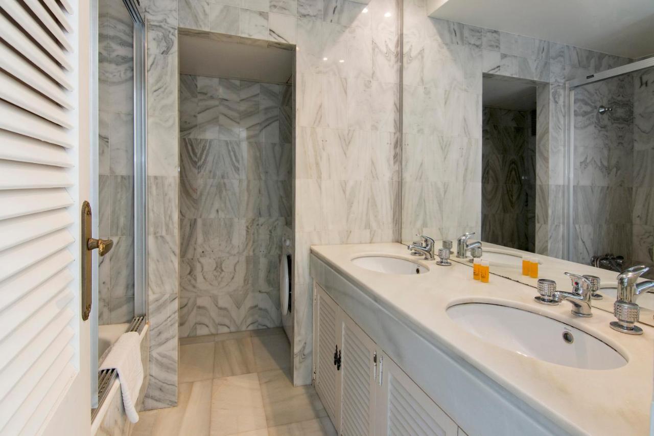 Apartamentos Marina Villages La Herradura  Bagian luar foto